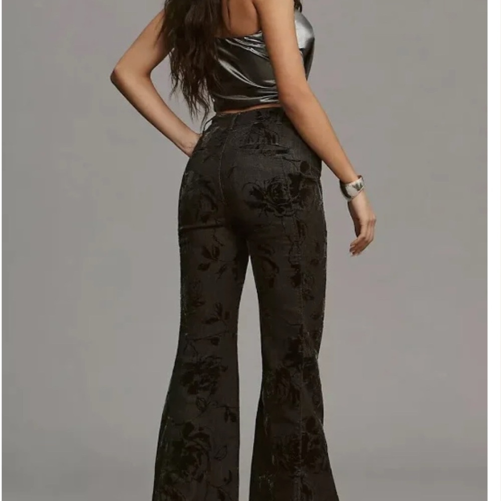 Fabulous Pilcro Black Denim Flared Jeans with Floral Velvet Embossing-NWT - Picture 2 of 6
